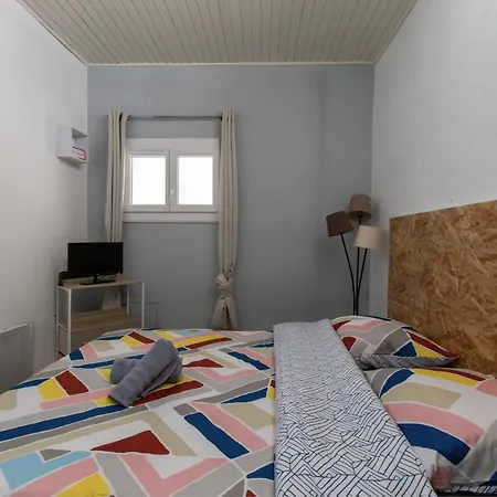 Maison Familiale A 2 Min A Pied De L'institut A Armand Calme Jeux Babyfoot Jacuzzi Proche Saint-Laurent-dʼAigouze